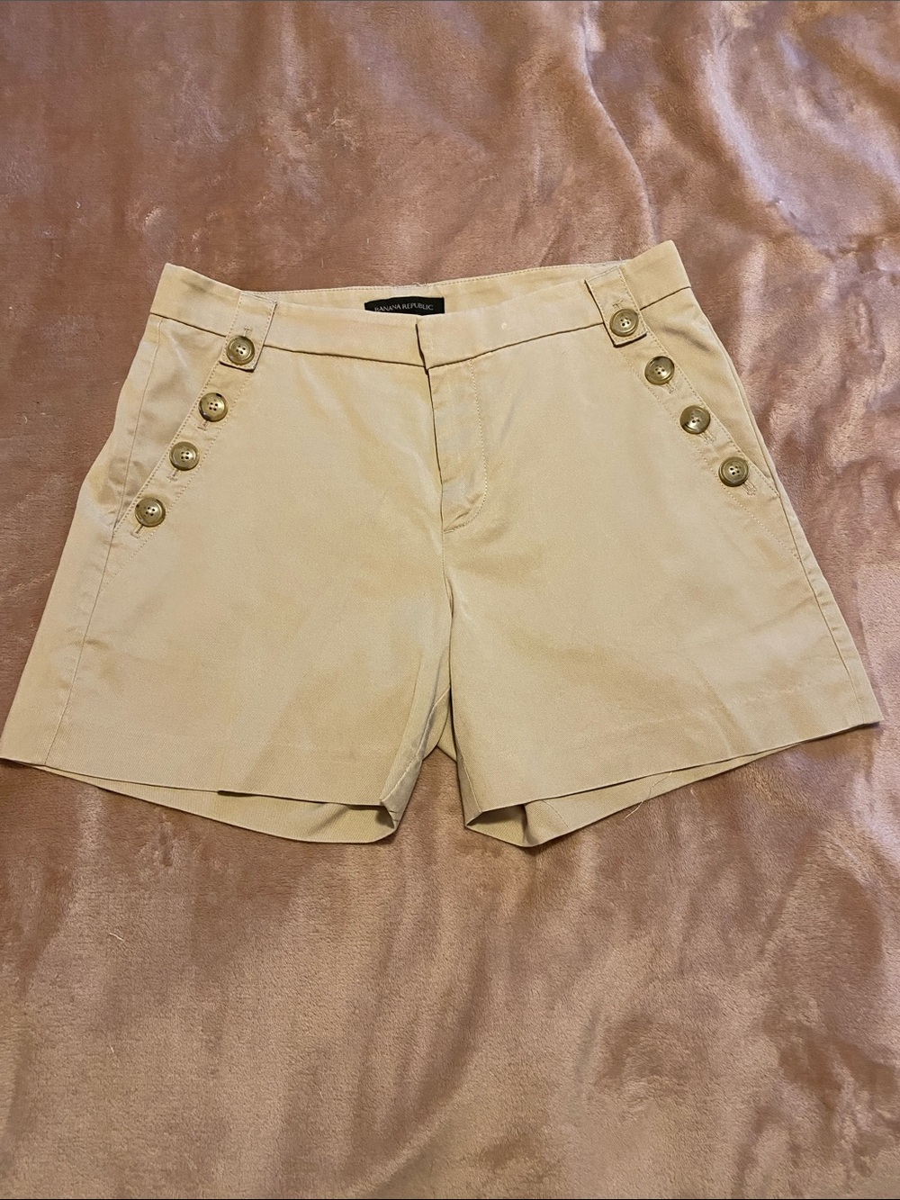 Banana Republic khaki sailor style shorts
